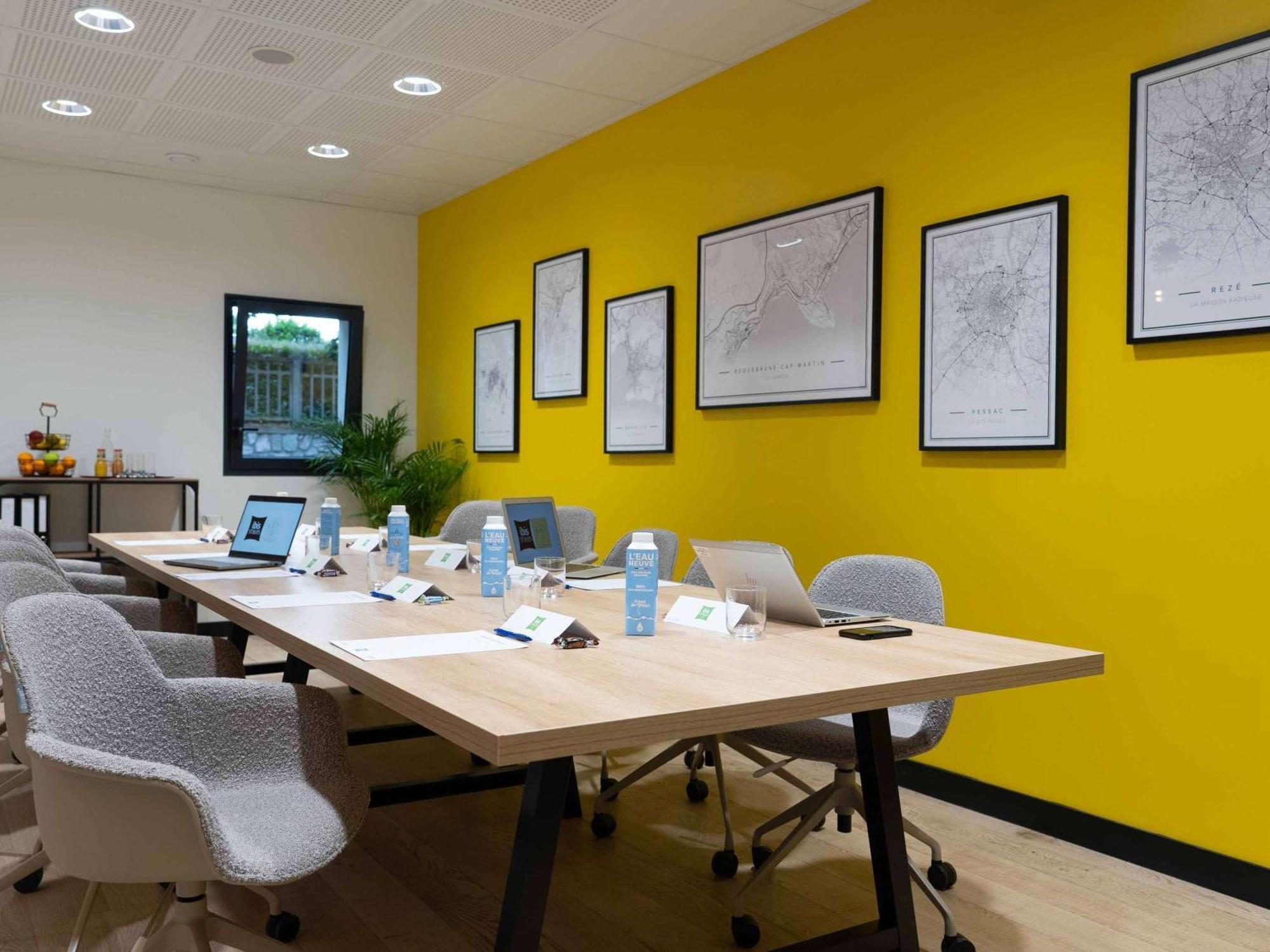 Ibis Styles Dreux Centre Gare Hotel Exterior foto